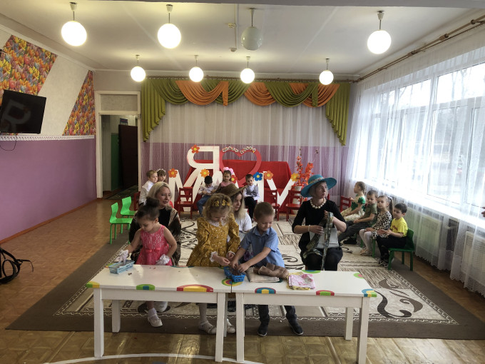 Праздник "День матери" Праздник "День матери".